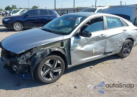 2023 Hyundai Elantra Sel z USA, uszkodzony, nr VIN 5NPLS4AG2PH098990